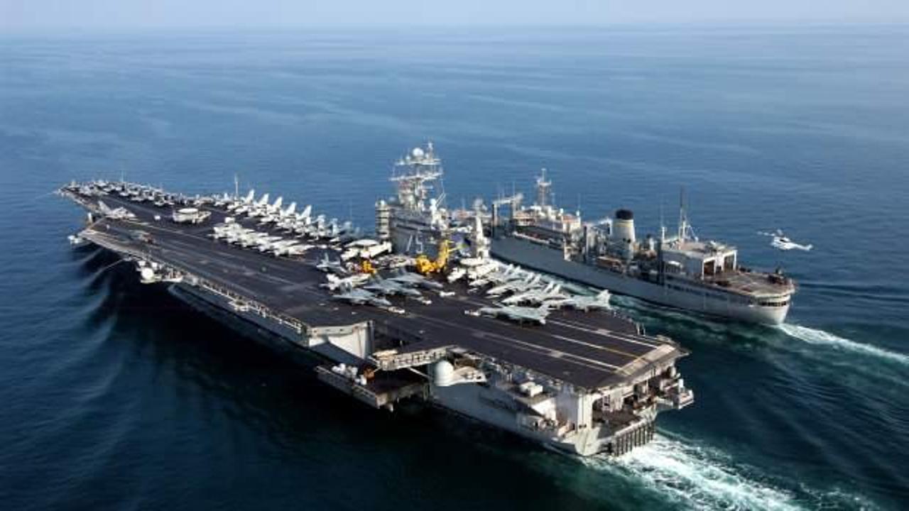 Son dakika: ABD savaş gemisi, y&uuml;k gemisiyle &ccedil;arpıştı!