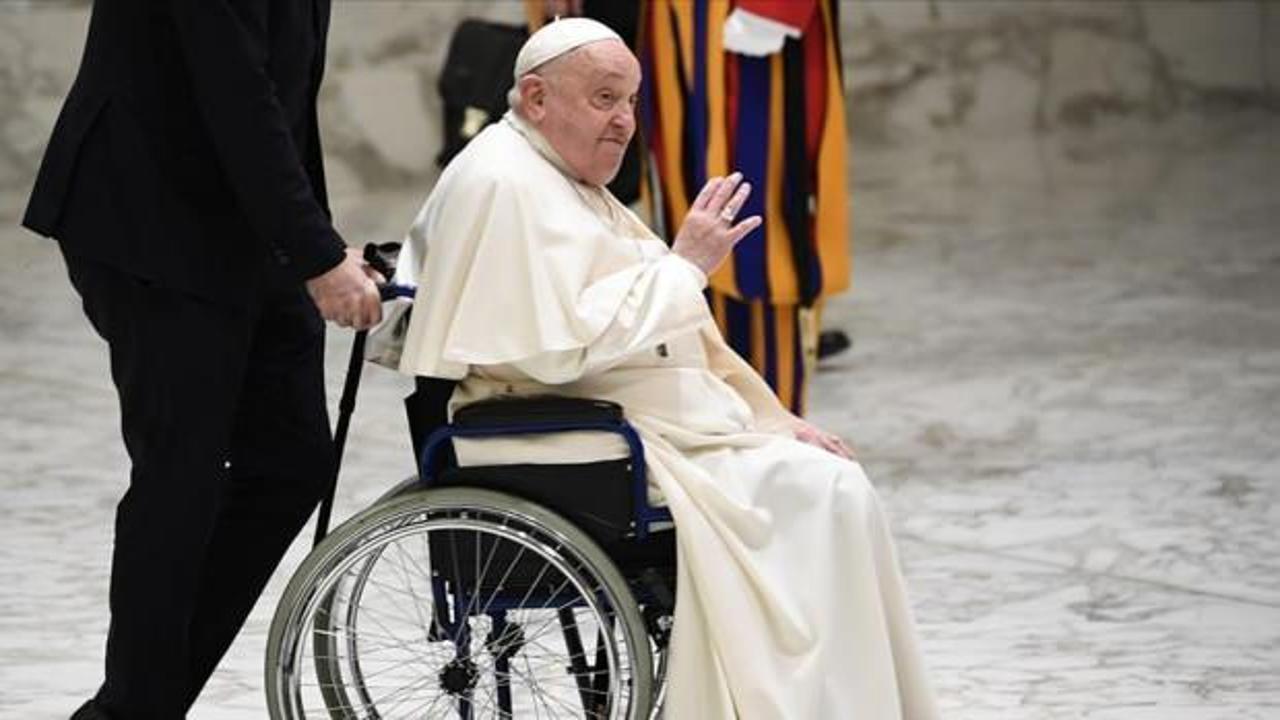 Doktorları Papa'nın sağlık durumu hakkında konuştu! 'Hayati tehlikesi yok'