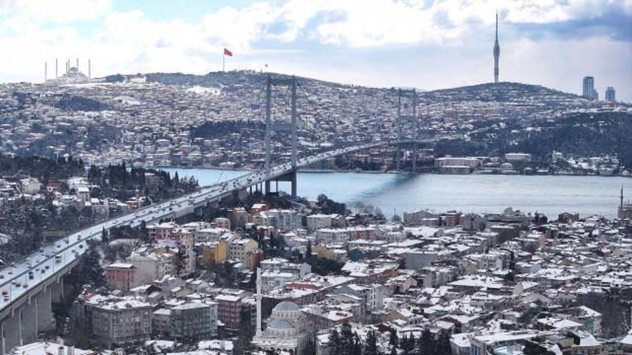 İstanbul Boğazı'nda gemi trafiği askıya alındı