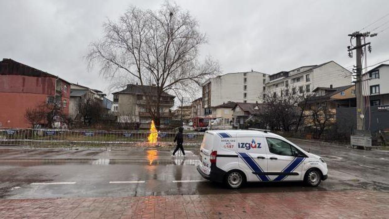 AFAD ekipleri b&ouml;lgede! Sokak ortasında alev alev yanıyor!