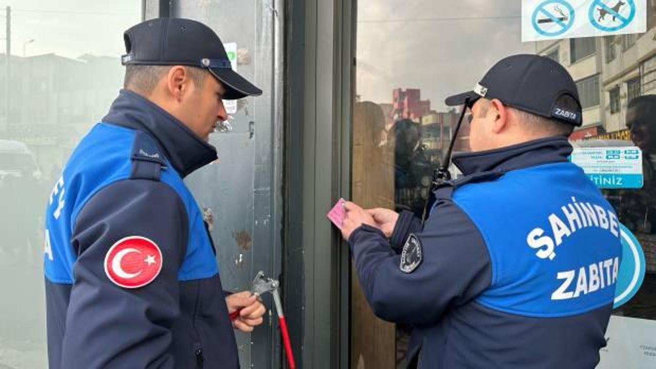 Şahinbey Belediyesi bozuk &uuml;r&uuml;nleri tespit etti: İki zincir market m&uuml;h&uuml;rlendi! 