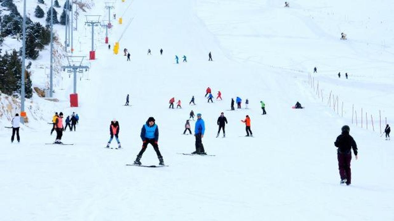 Kayak, kar raftingi ve dahası: Maceraseverler Ergan Dağı Kayak Merkezi&rsquo;nde buluşuyor!