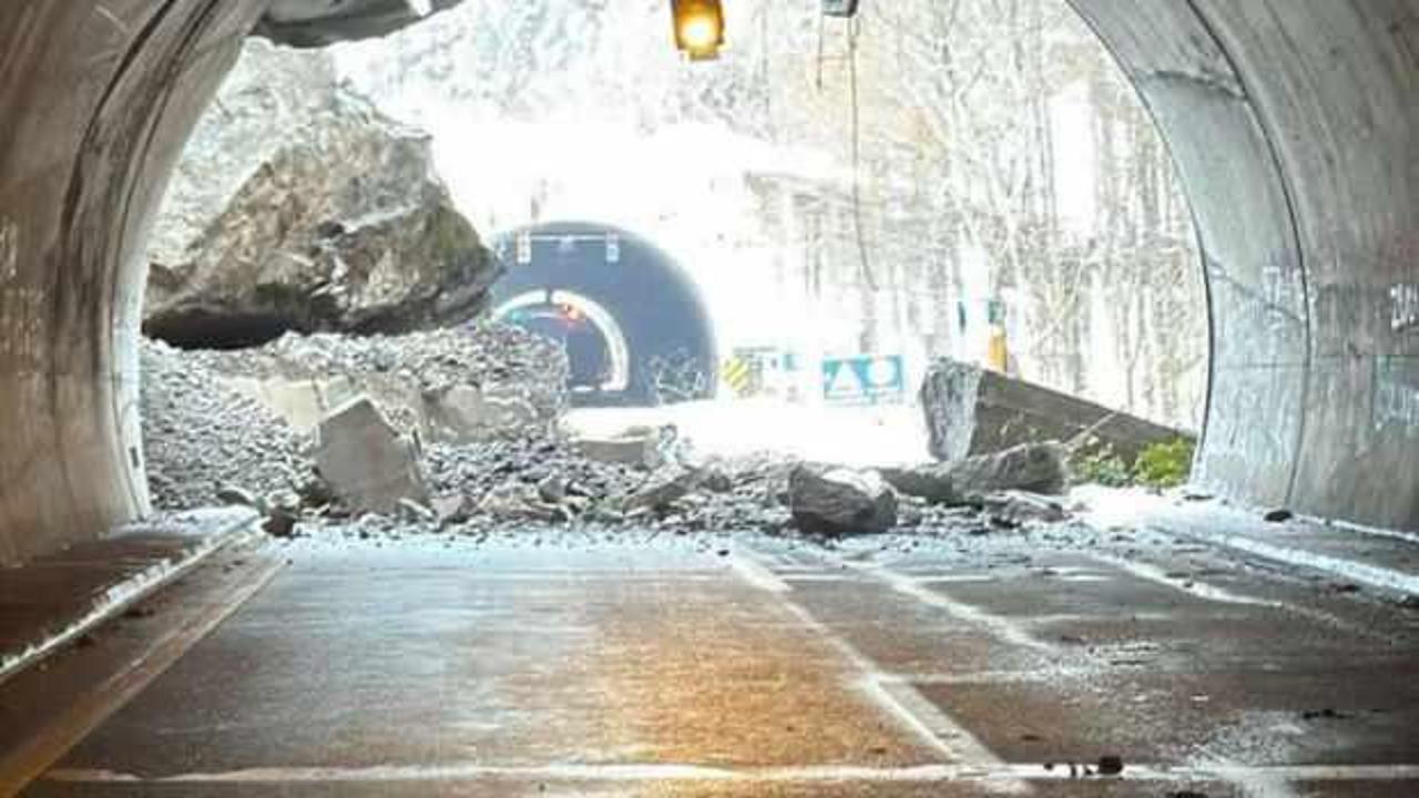Artvin'de heyelan Sarp T&uuml;neli'ni ulaşıma kapattı