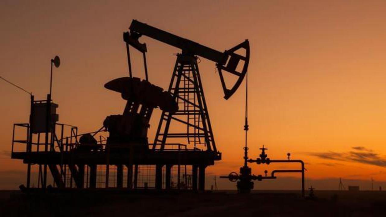 Brent petrol&uuml;n varili 72,65 dolardan işlem g&ouml;r&uuml;yor