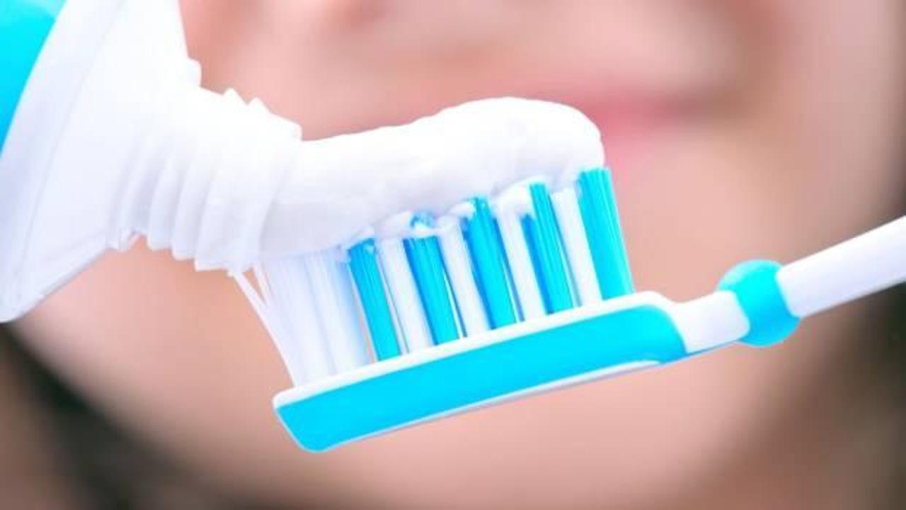 Diş fırçalamak orucu bozar mı? Macun tadı oruca engel mi?