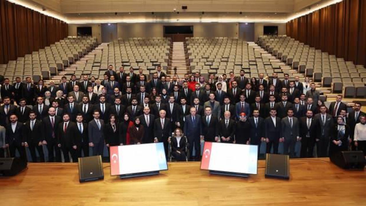 Erdoğan, Gen&ccedil;lik Kolları MKYK toplantısına başkanlık etti