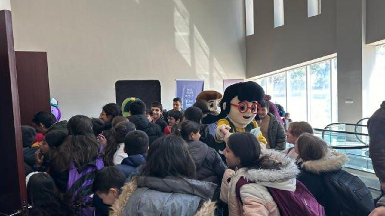 Şule Yüksel Şenler 2'nci Kitap ve Kültür Günleri büyük ilgi gördü