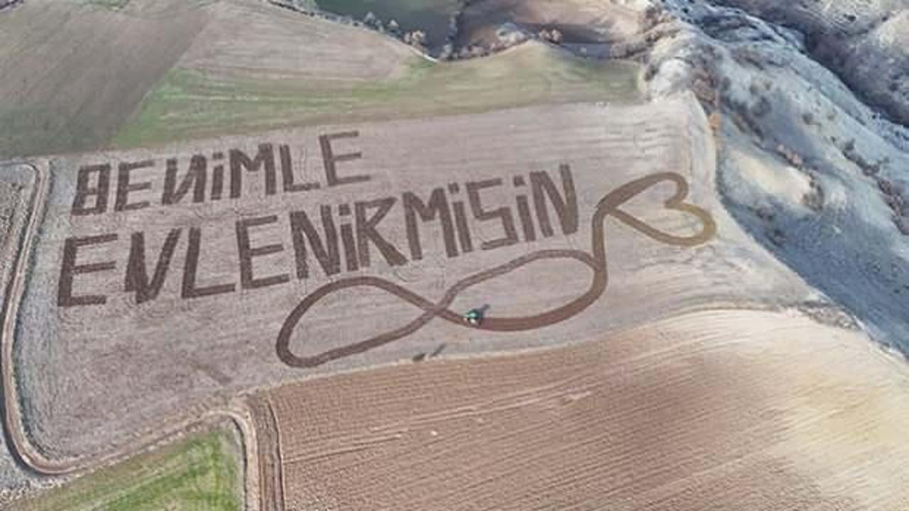 T&uuml;m evlilik tekliflerini unutun! &Ccedil;orumlu &ccedil;ift&ccedil;inin romantizm anlayışı şaşkınlık yarattı