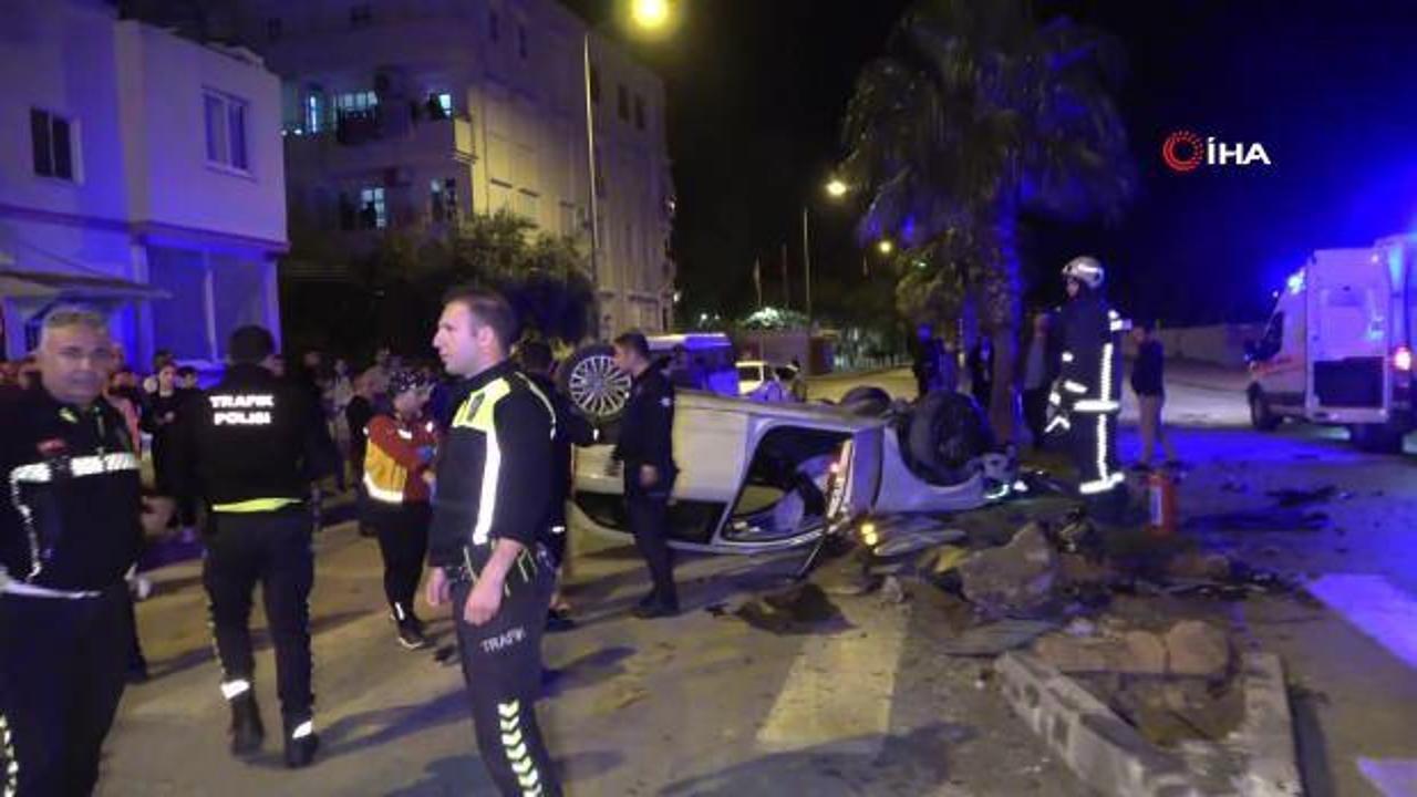 Antalya&rsquo;da ehliyetsiz s&uuml;r&uuml;c&uuml; dehşet sa&ccedil;tı: Yaralılar var!