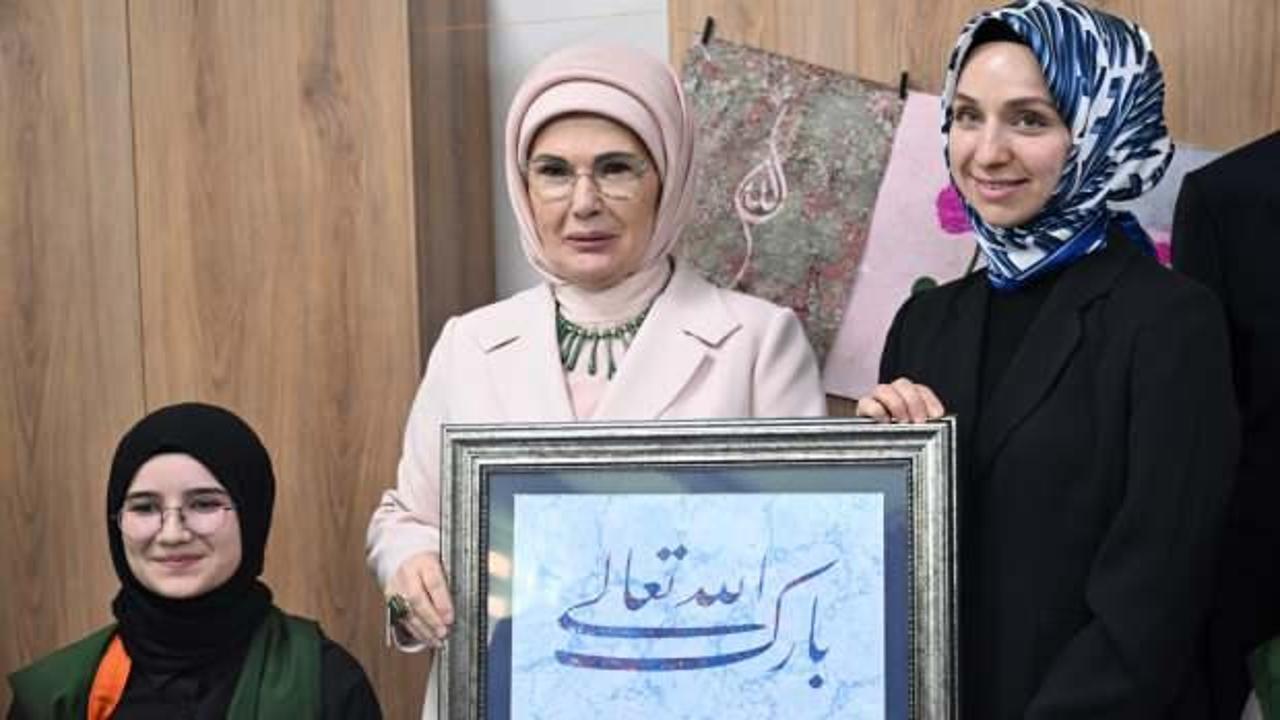 Emine Erdoğan: Neslimizi bağımlılıklara karşı korumak, &uuml;lke bekasını korumaktır