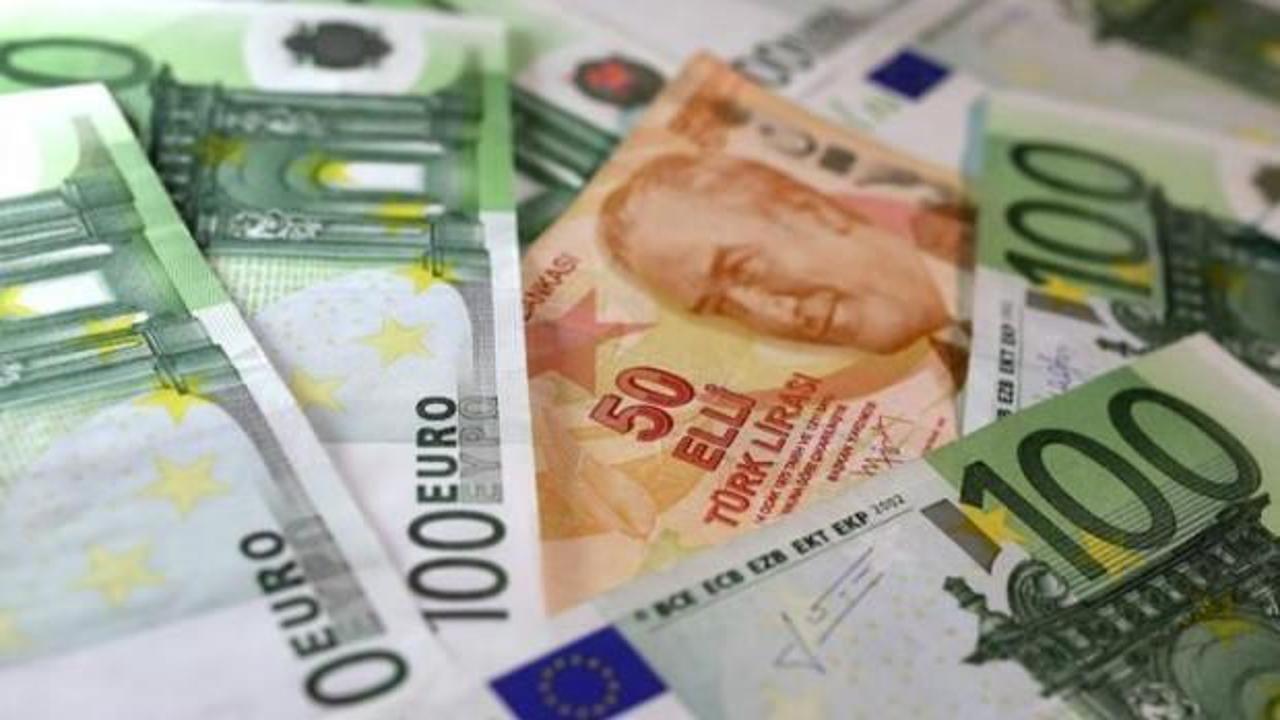 Euro ilk kez 39 lirayı aştı