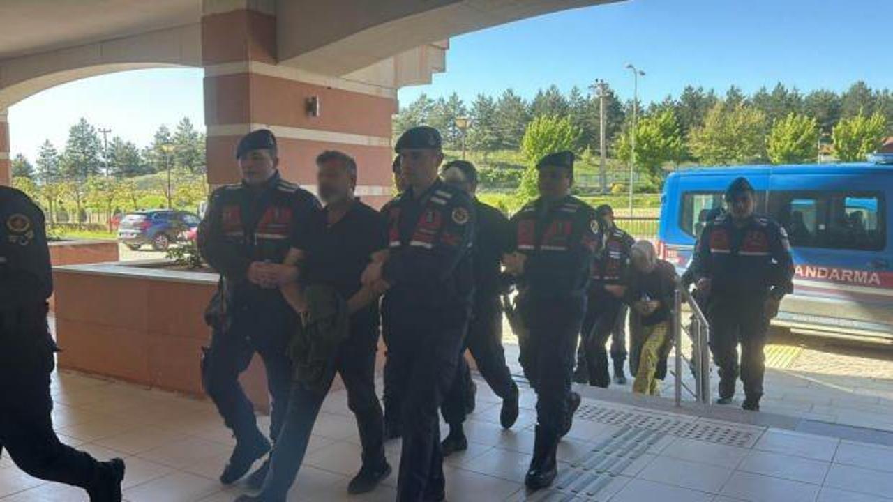 G&uuml;nlerce konuşuldu! Kesik baş cinayetinde yargılama başladı: Muska savunması...