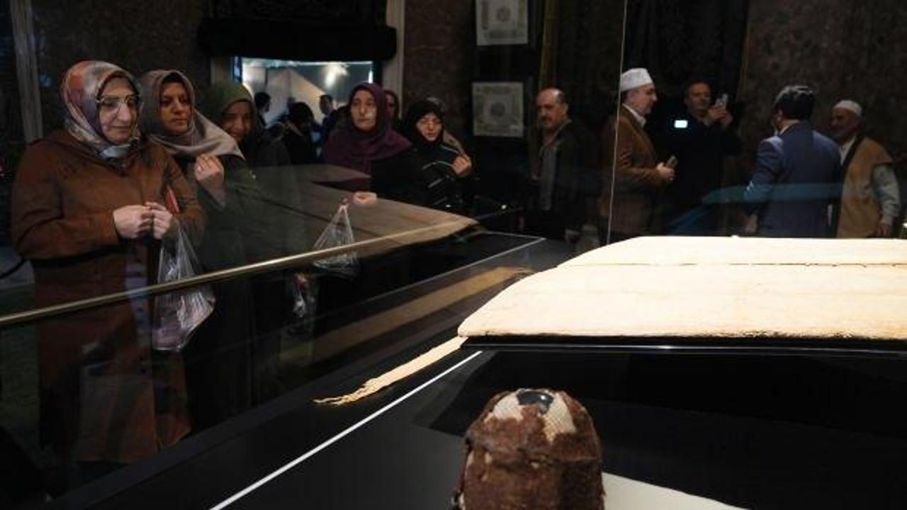 Hırka-i Şerif ziyarete a&ccedil;ıldı