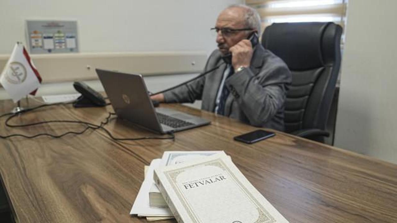 G&uuml;nde 4-5 bin soru! Ramazan'da fetva hattına yoğun ilgi