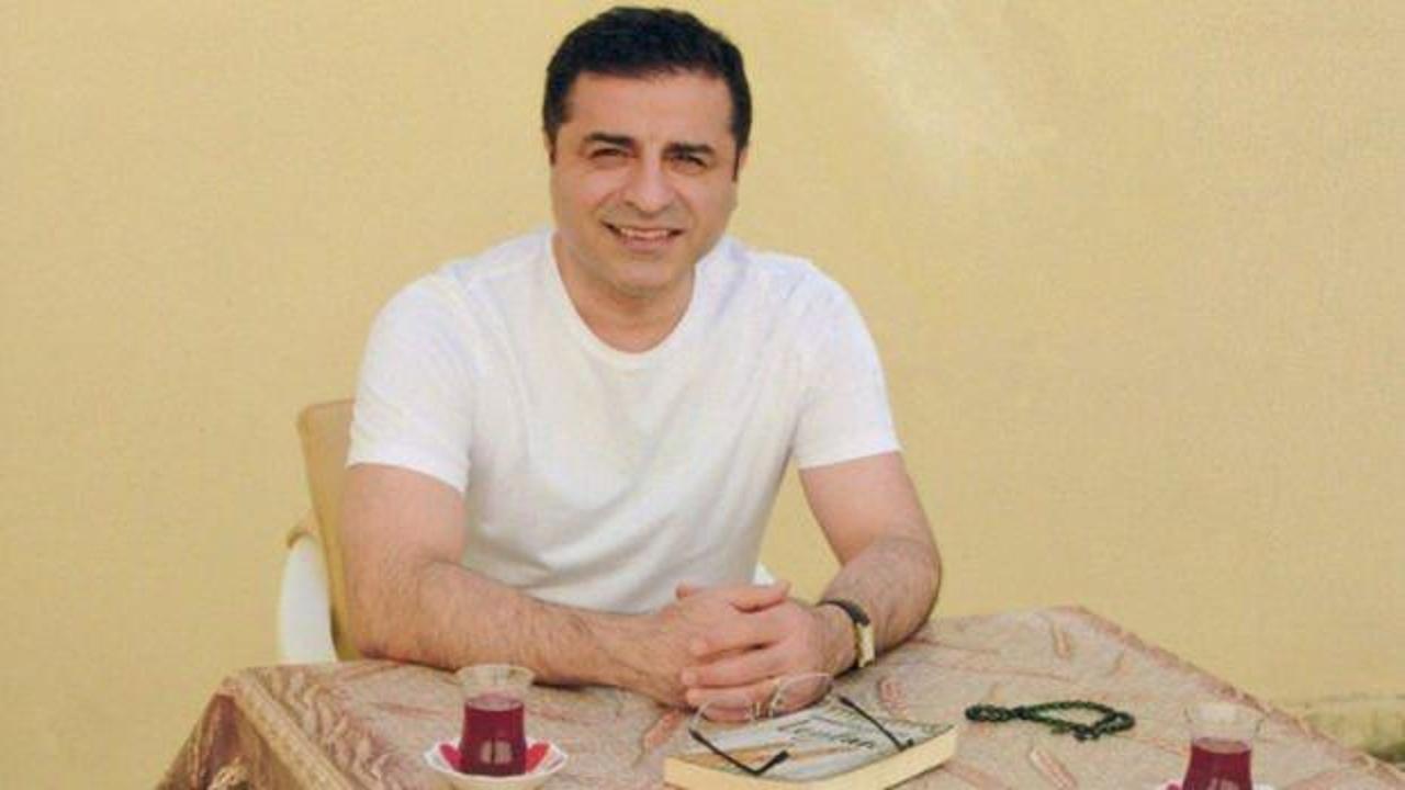 Selahattin Demirtaş'ın hastaneden g&ouml;r&uuml;nt&uuml;s&uuml; ortaya &ccedil;ıktı