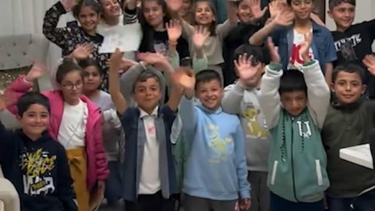 Adıyaman'da &ouml;ğretmenden depremzede &ouml;ğrencilerine anlamlı iftar