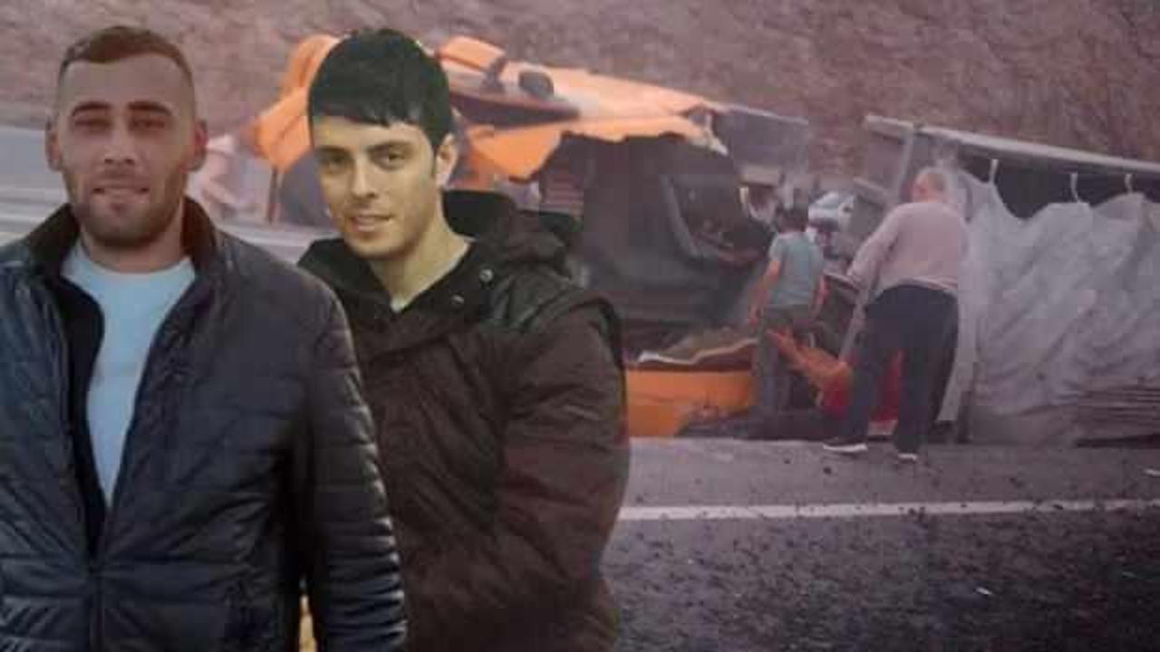 Antalya'da feci kaza: Ref&uuml;je devrilen tırdaki 2 kişi &ouml;ld&uuml;