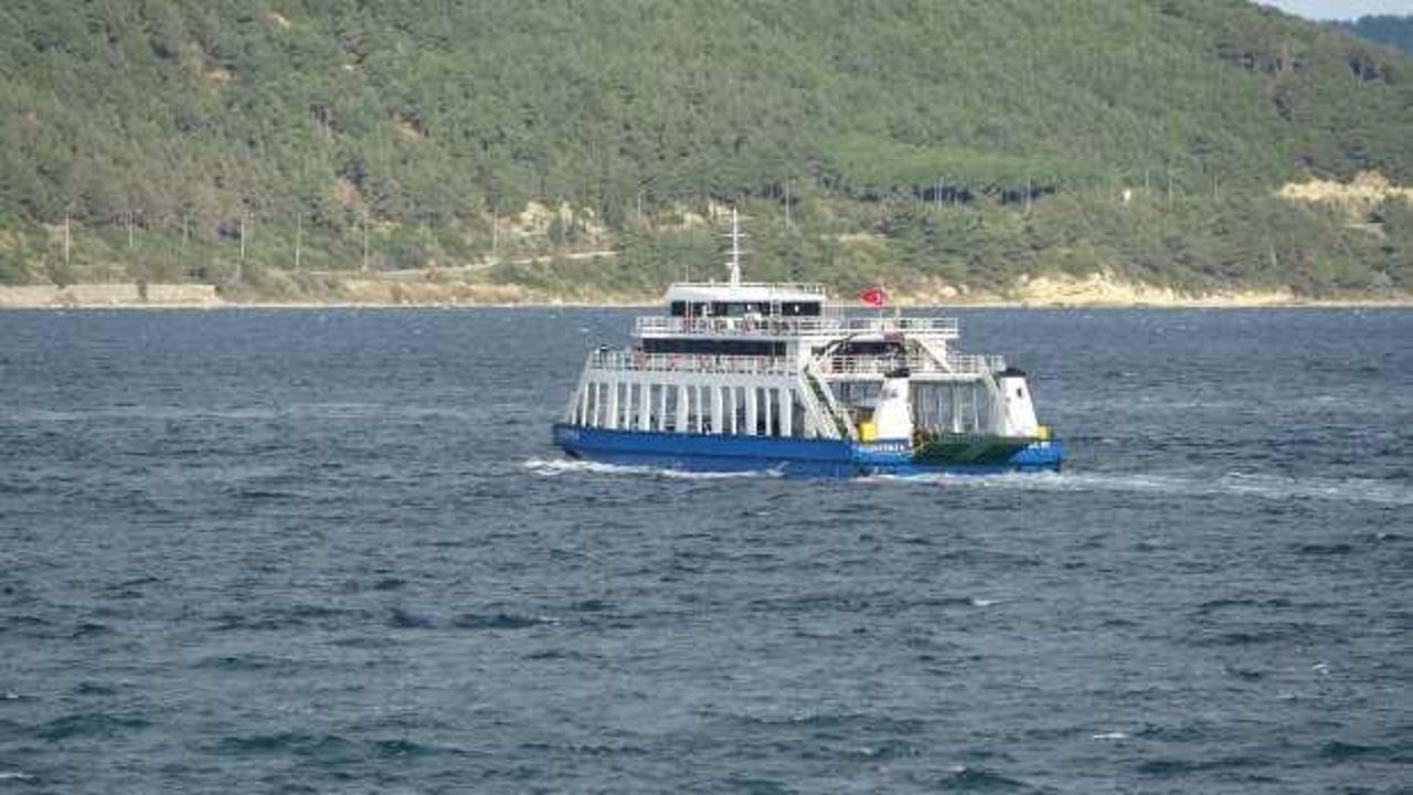 Bozcaada ve G&ouml;k&ccedil;eada feribot seferlerine fırtına engeli