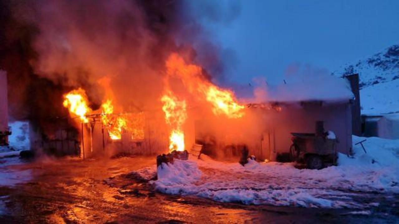 Kop T&uuml;neli&rsquo;nin şantiyesinde korkutan yangın 