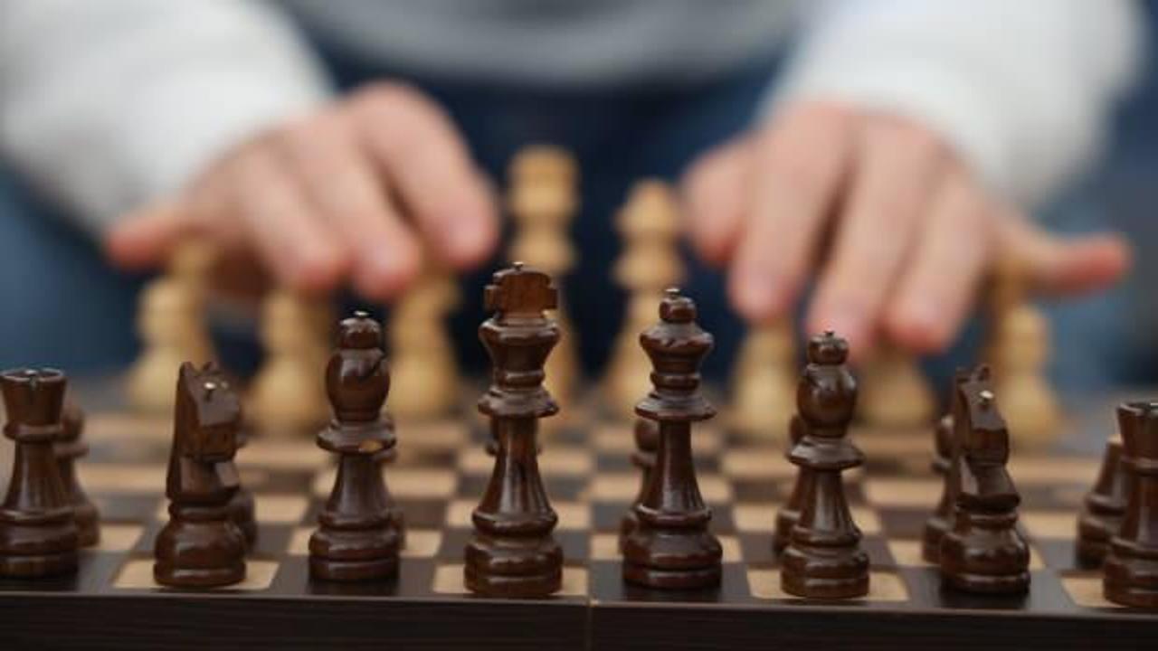Onlar sadece rakipleri değil, engelleri de 'Mat' ediyorlar