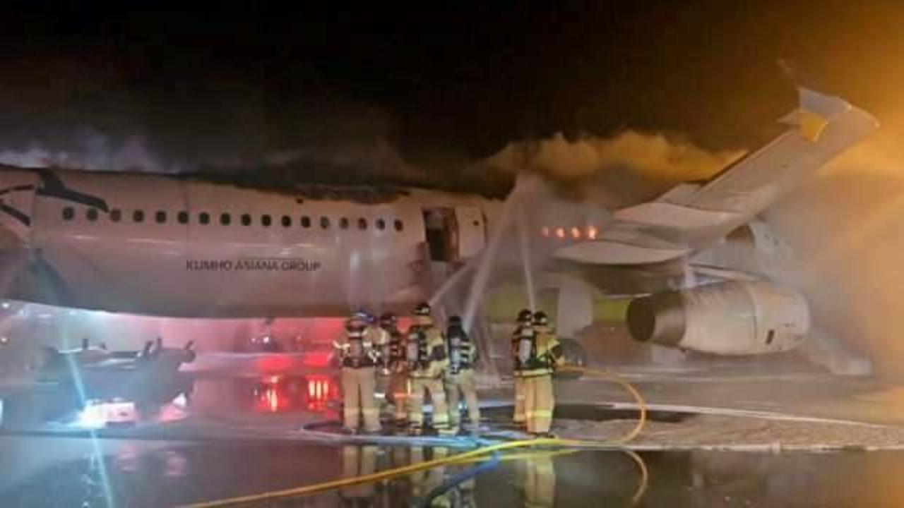 Powerbank patladı, u&ccedil;ak alevler i&ccedil;inde kaldı!