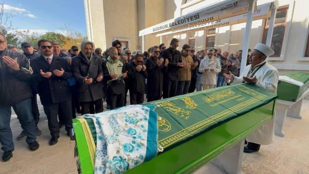 Sanat&ccedil;ı Tanyeli Bodrum'da toprağa verildi