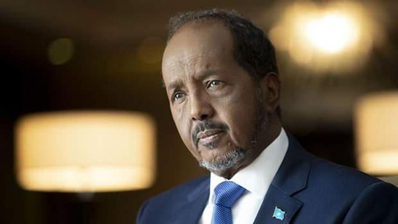 Somali liderine suikast girişimi! Konvoyuna bombalı saldırı d&uuml;zenlendi!