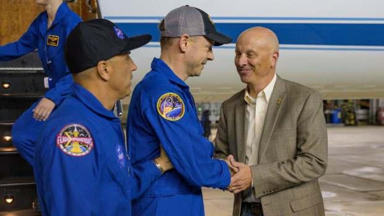 Uzayda mahsur kalmışlardı... NASA astronotları dünyaya döndü!