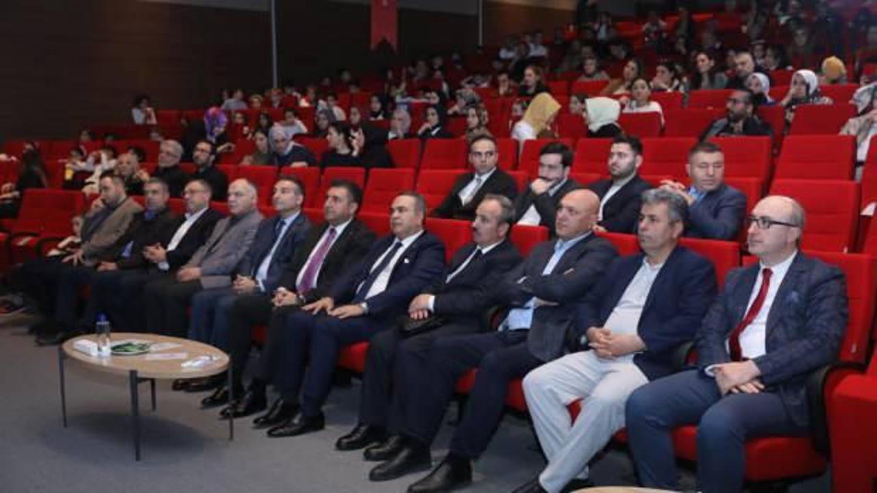 Yenidoğu Okuları'nda Mevlâna İdris'e vefa programı