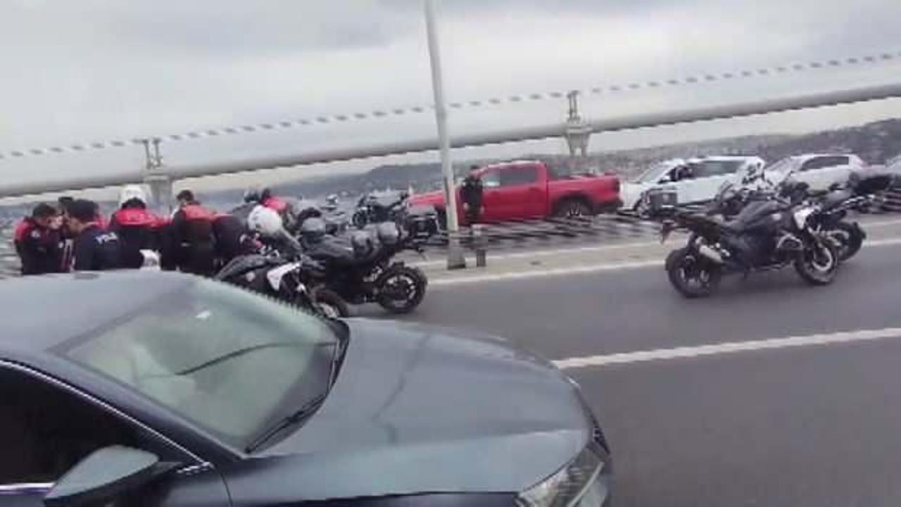  15 Temmuz Şehitler K&ouml;pr&uuml;s&uuml;&rsquo;nde motosikletli polisler kaza yaptı! 