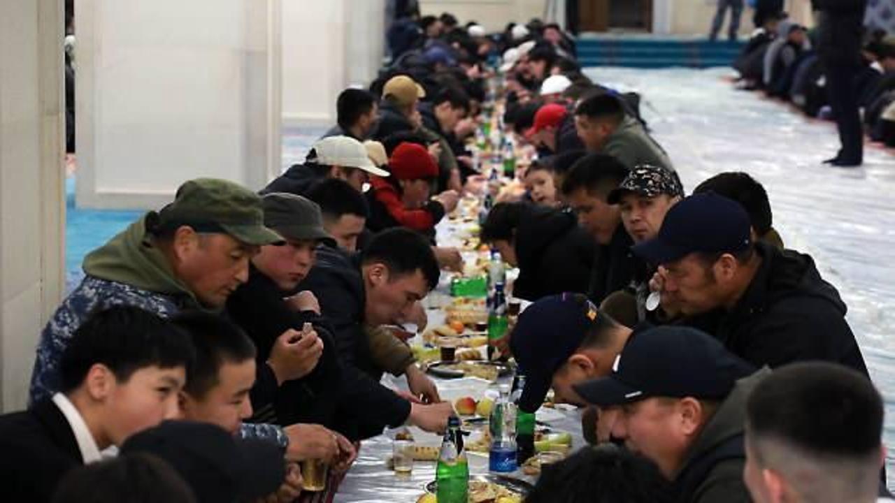 Kırgızistan'da hem soydaşlarımız hem de kardeşlerimizle 2 bin kişilik iftar