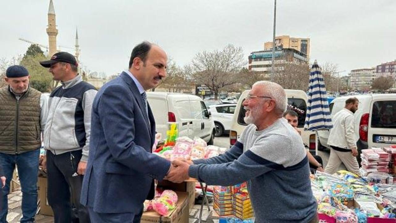 Başkan Altay esnafların ve Konyalıların bayram heyecanına ortak oldu