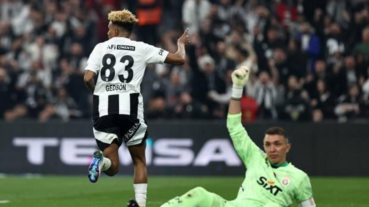 Beşiktaş'tan Galatasaray'a tarihi g&ouml;nderme: Paylaşımlar peş peşe geldi