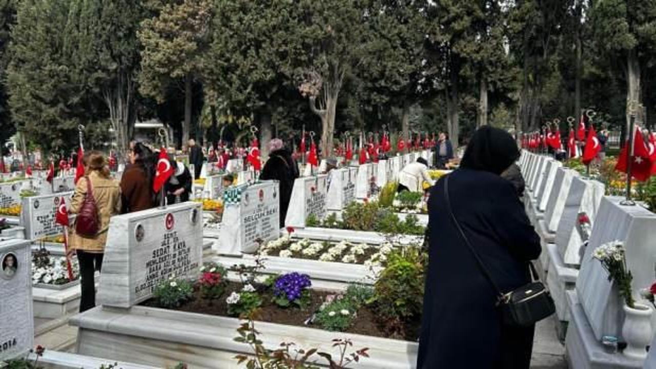 Edirnekapı Şehitliği&rsquo;nde buruk bayram