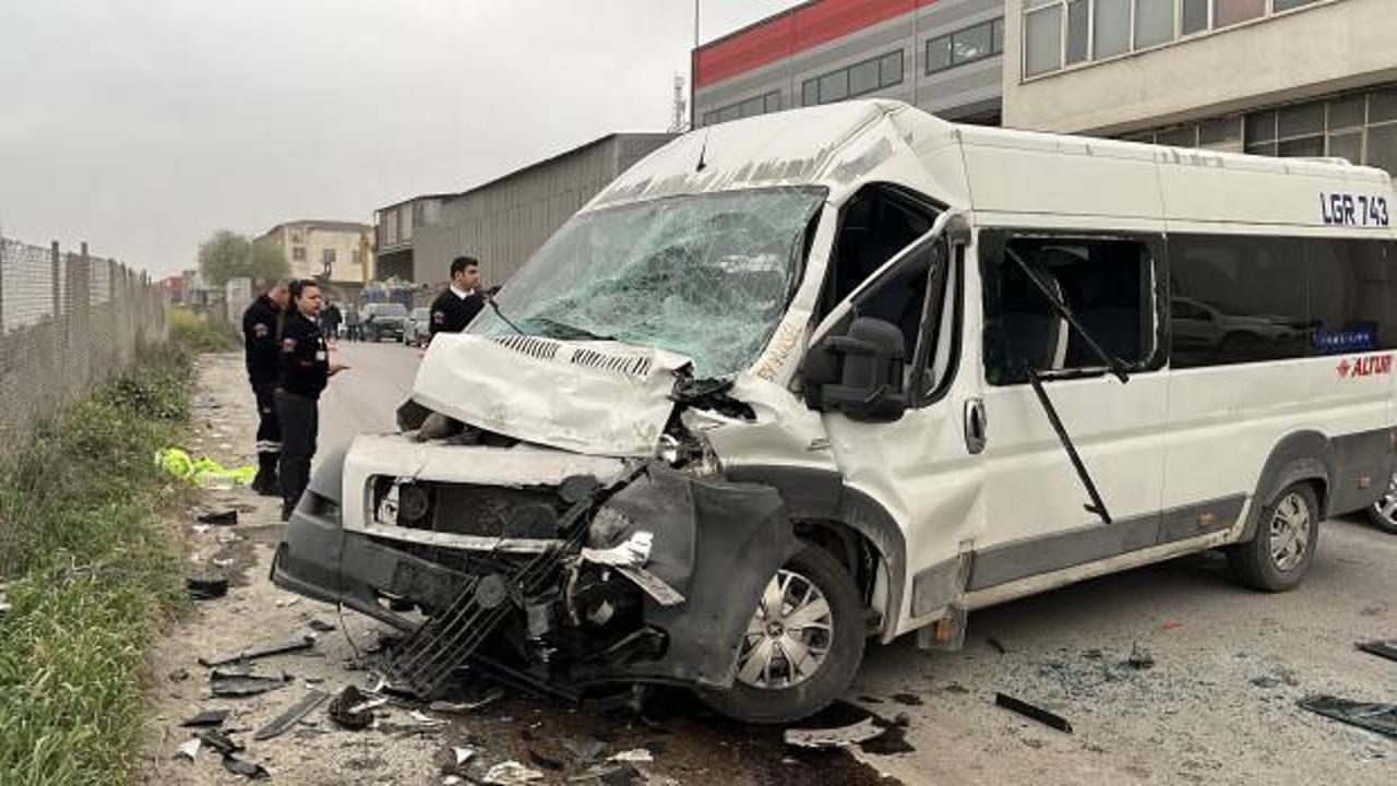 Kafa kafaya &ccedil;arpıştılar: &Ccedil;ok sayıda yaralı var!