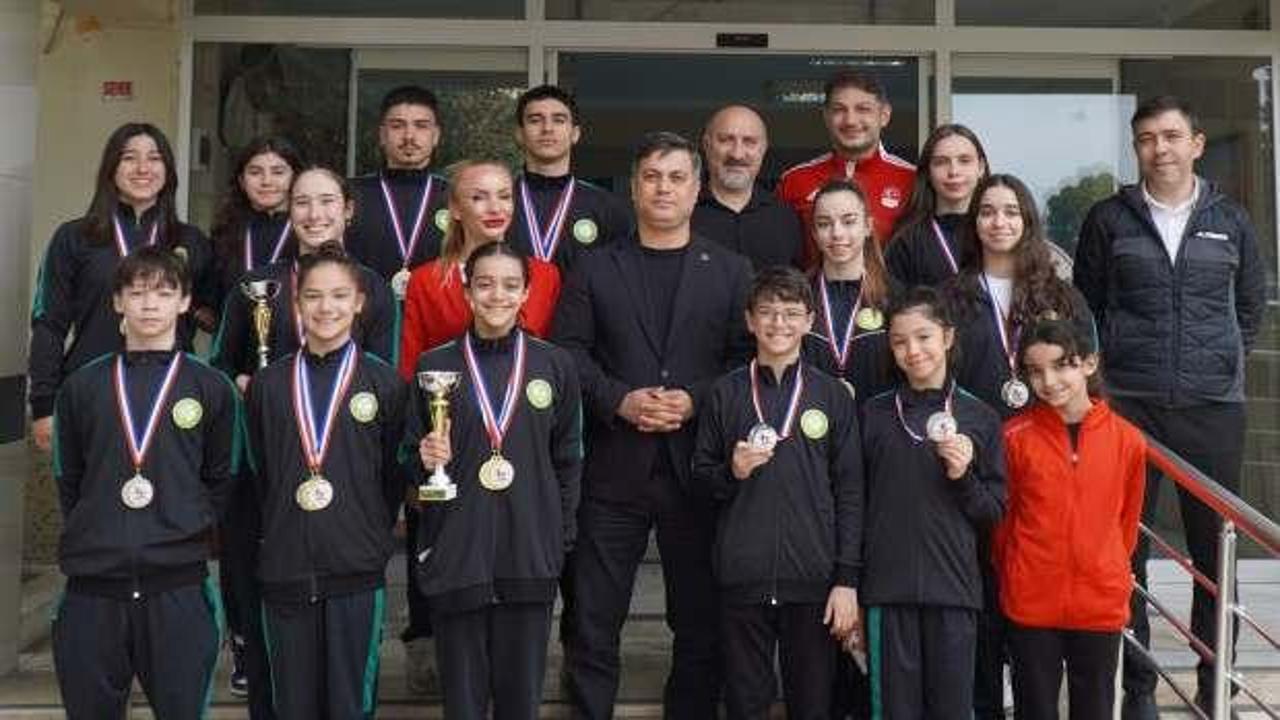 Manisalı cimnastikçiler Fransa'da madalyaları topladı