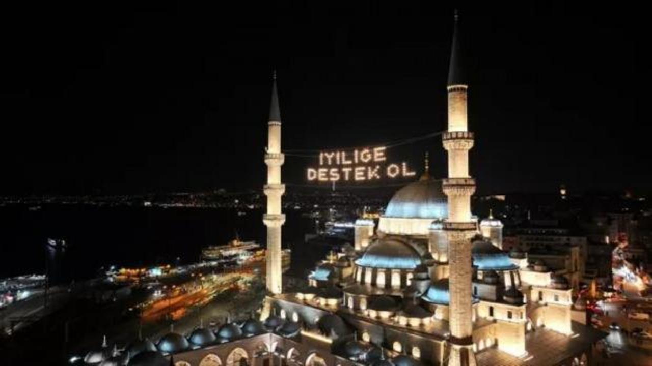 Ramazan ayına sayılı g&uuml;nler kaldı! Camiler mahyalarla s&uuml;slenmeye başladı