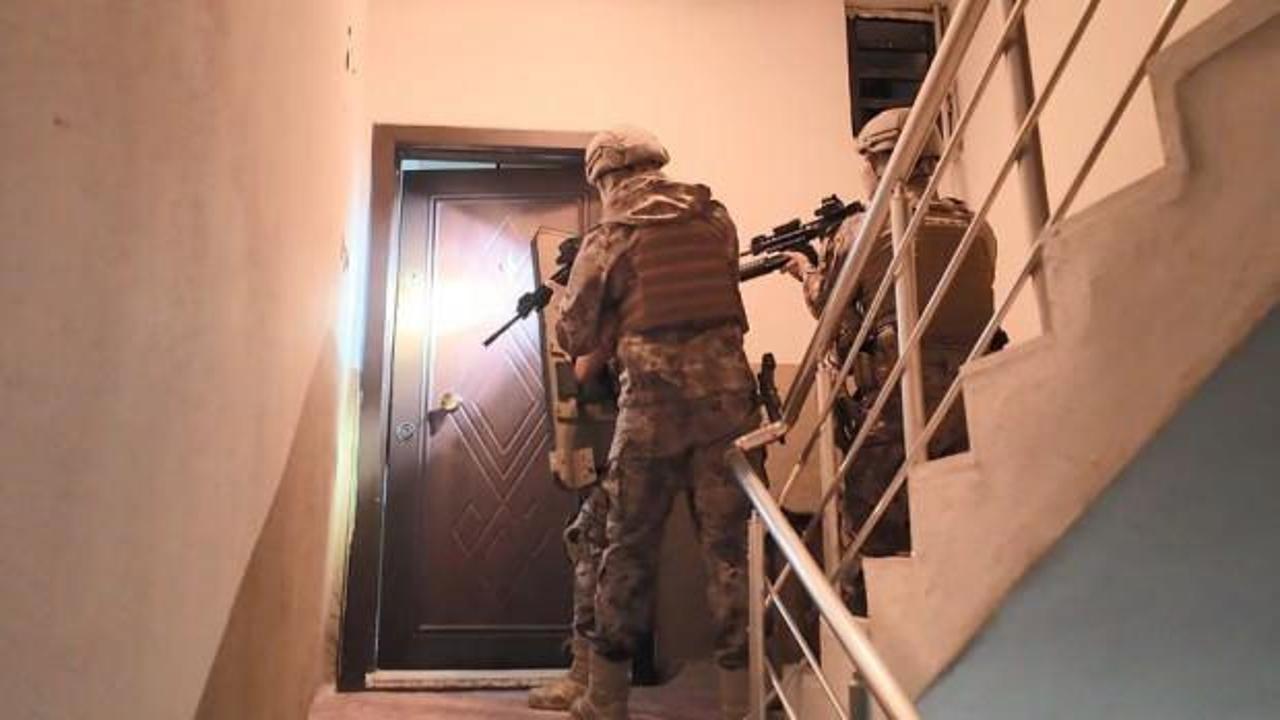  Yurt dışından emir alan su&ccedil; &ouml;rg&uuml;t&uuml; &ccedil;&ouml;kertildi: 20 g&ouml;zaltı