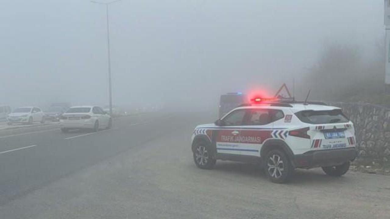 D&uuml;zce'de yoğun sis g&ouml;r&uuml;ş mesafesini 5 metreye d&uuml;ş&uuml;rd&uuml;