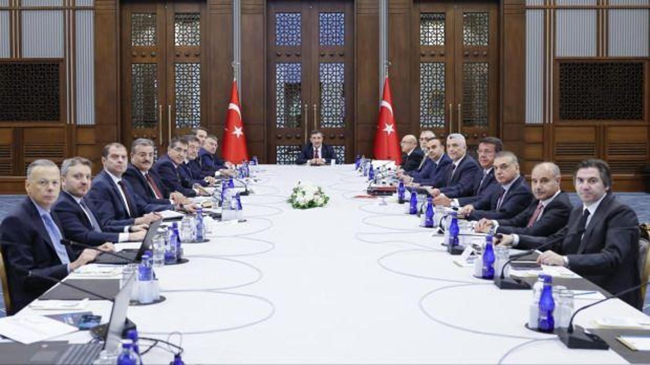 Ekonomi yönetiminden peş peşe enflasyon açıklaması
