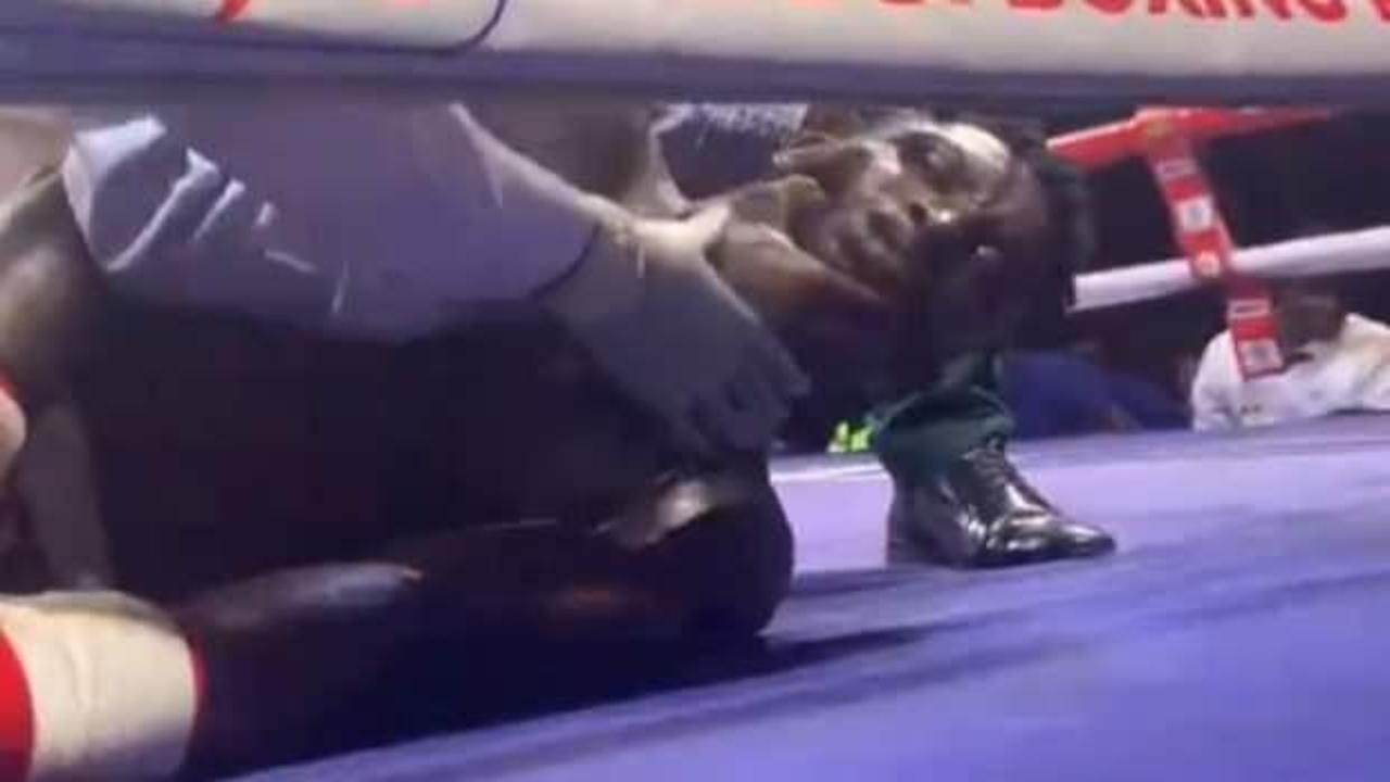 &Ouml;l&uuml;m g&ouml;stere g&ouml;stere geldi: Ringde yere yığılan boks&ouml;r hayatını kaybetti