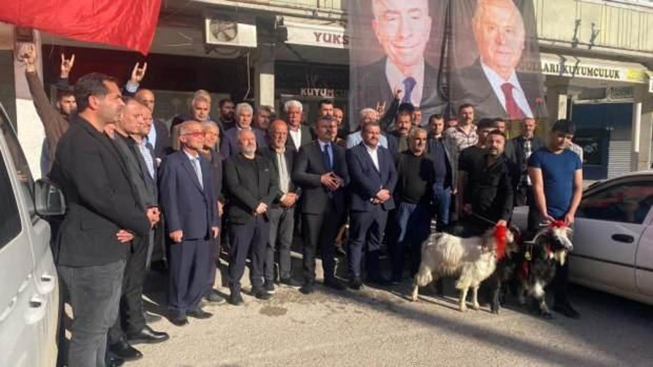 Sağlığına kavuşan Devlet Bah&ccedil;eli i&ccedil;in adak ko&ccedil; kestiler