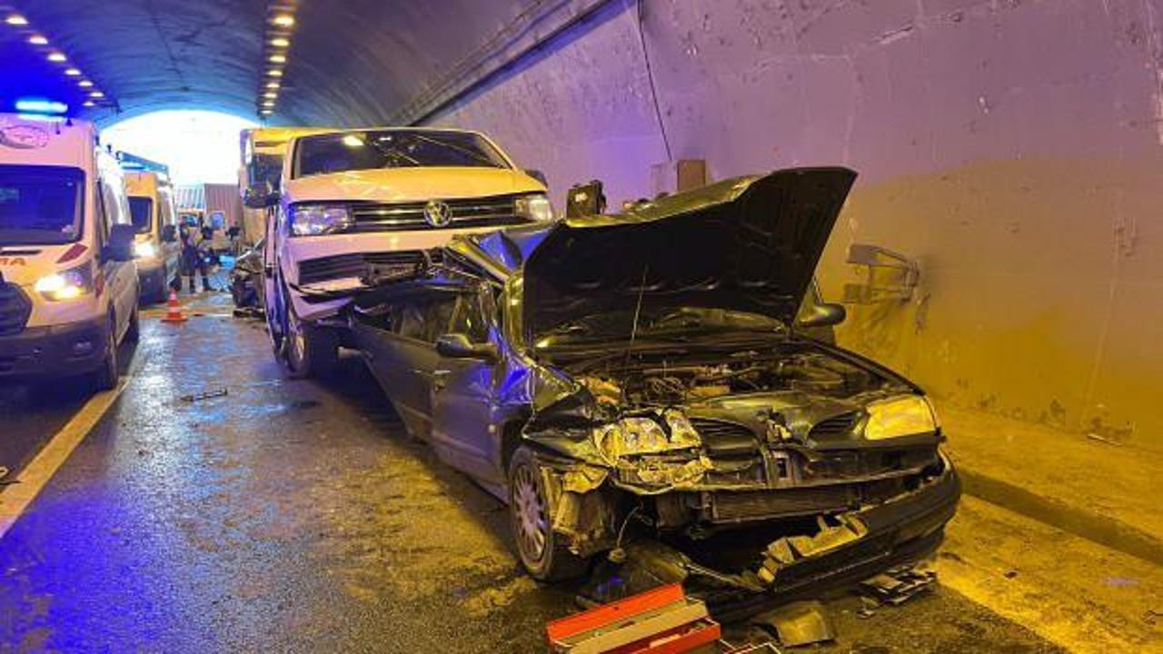 TEM Otoyolu'nda zincirleme kaza: 8 kişi yaralandı