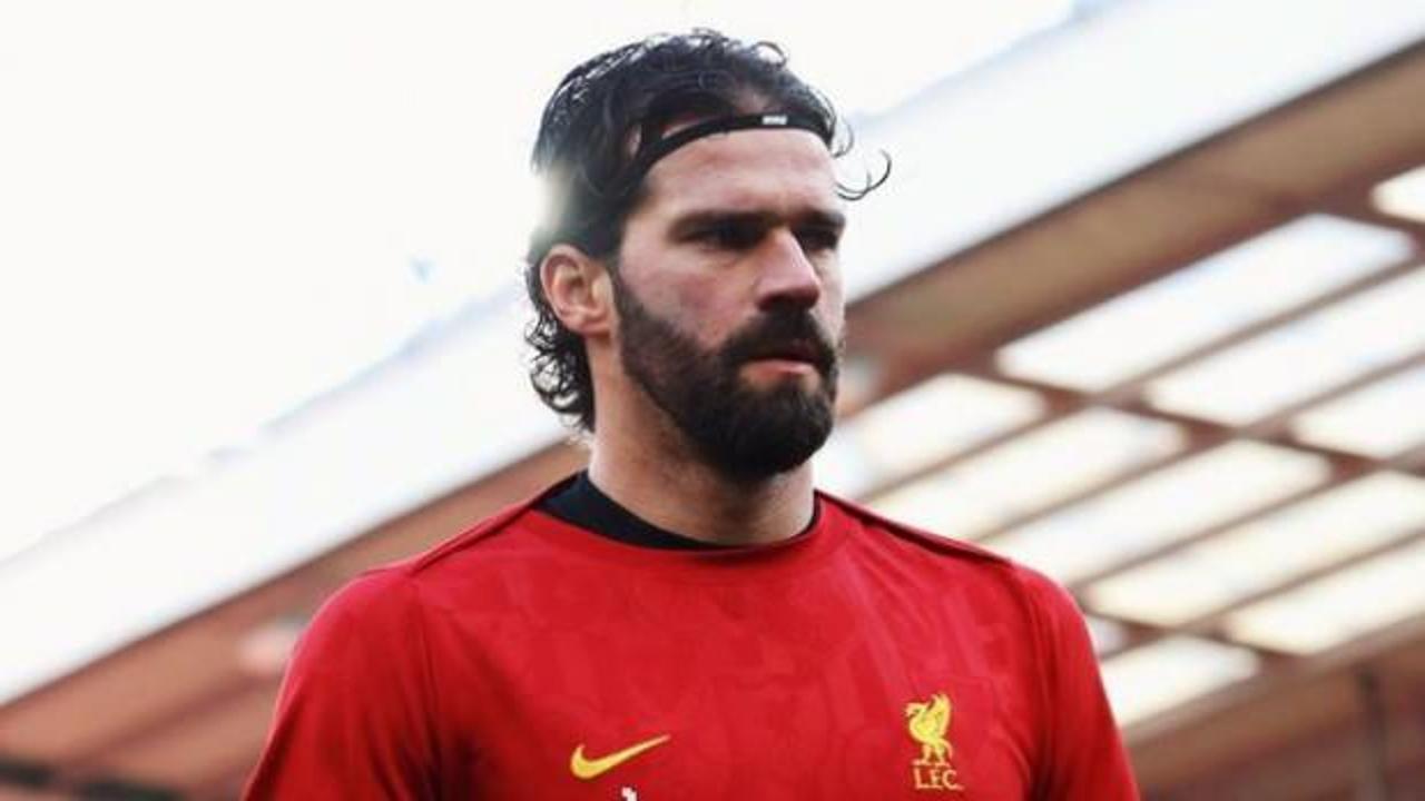 Alisson r&uuml;yası başlamadan bitti! Galatasaray anında masadan kalktı