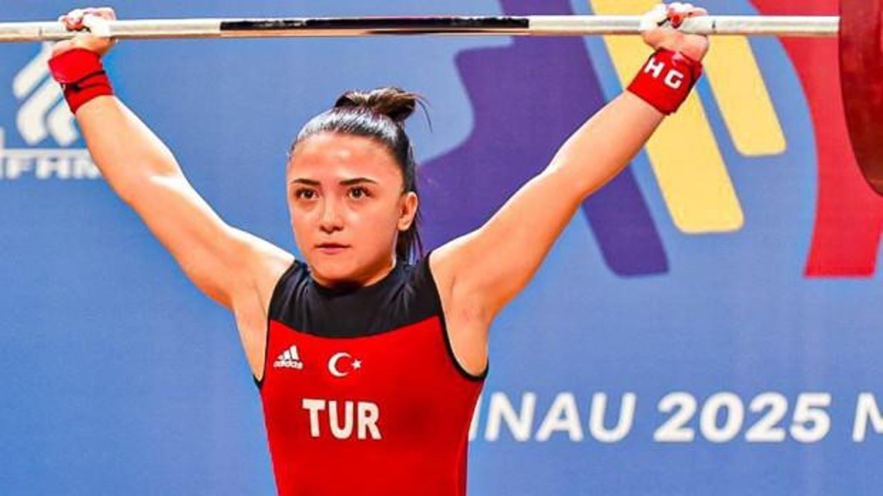 Milli sporcu Cansu Bektaş &uuml;st &uuml;ste 3. kez Avrupa şampiyonu