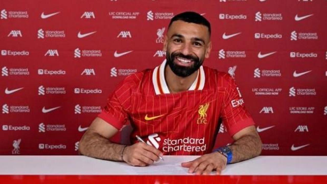 Resmi a&ccedil;ıklama geldi! Yıldız futbolcu Salah 2 yıllık imzayı attı