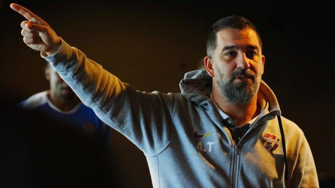 6-0'lık ma&ccedil;ta Arda Turan&rsquo;dan &lsquo;Terim&rsquo; tezah&uuml;ratına alkış alan karşılık