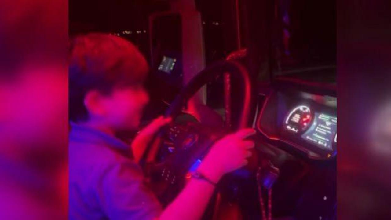 7 yaşındaki oğluna tır kullandırdı! 