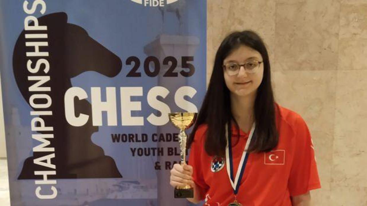 Arya Aydoğan, 14 yaşında d&uuml;nya şampiyonu oldu