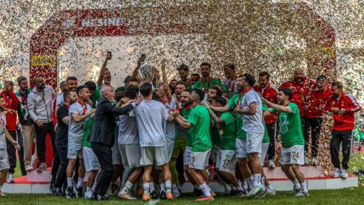 Bursaspor'un şampiyonluk kutlamasına rekor katılım